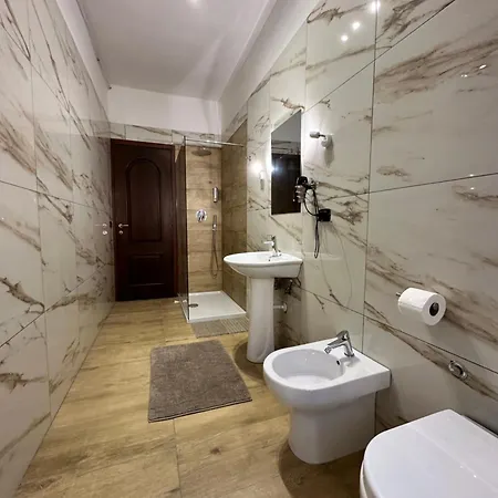 La Via Del Mare Bed & Breakfast 2*
