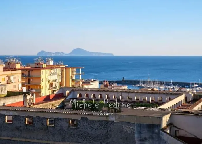 La Via Del Mare Bed & Breakfast 2*